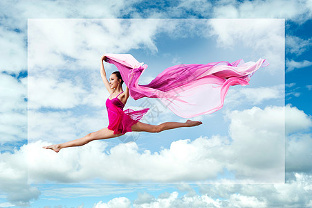 芭蕾舞女演员在多云的天空中跳跃高清图片