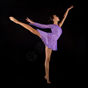 芭蕾舞演员单腿站立图片