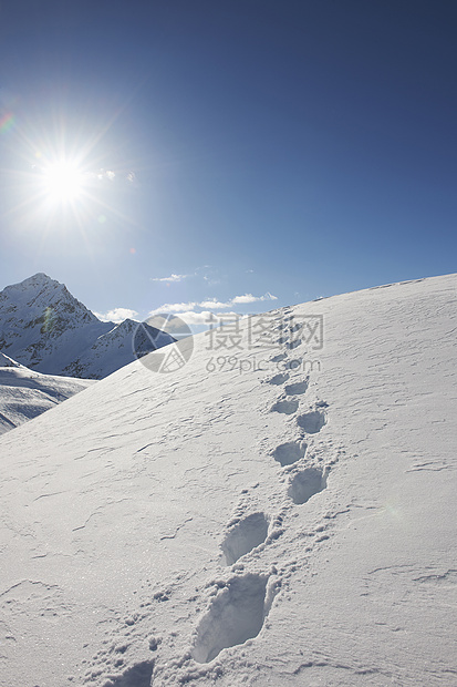 奥地利库赫泰雪地里的脚印图片