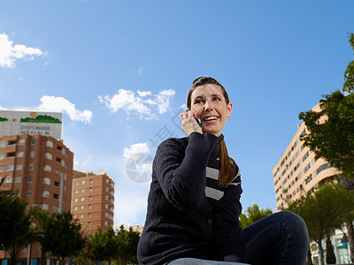 打电话的女人图片