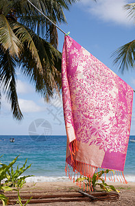 马来西亚蒂奥曼岛海边挂的围巾图片