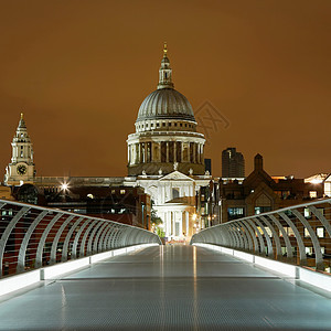 伦敦的圣保罗和千禧桥图片