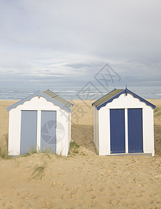 海滩小屋图片