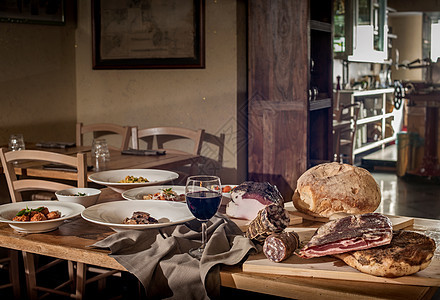 餐厅传统意大利菜的乡村展示图片