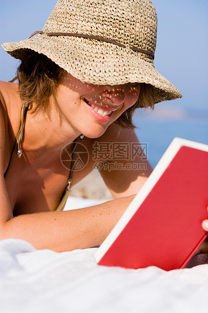 女人看书图片