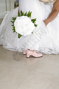 婚礼花束和礼服图片