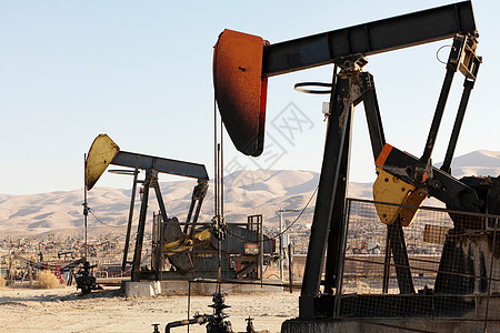 油田油泵及炼油厂背景图片