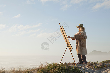 俄罗斯艺术家成熟女性绘画背景