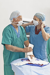 手术室的医生和护士图片