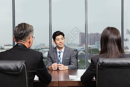 商务团队面试青年男性求职面试背景