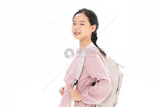 背着书包快乐的小女孩图片