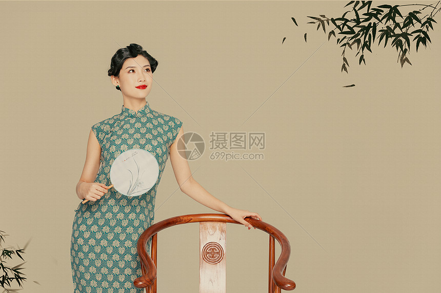 工笔画旗袍美女图片