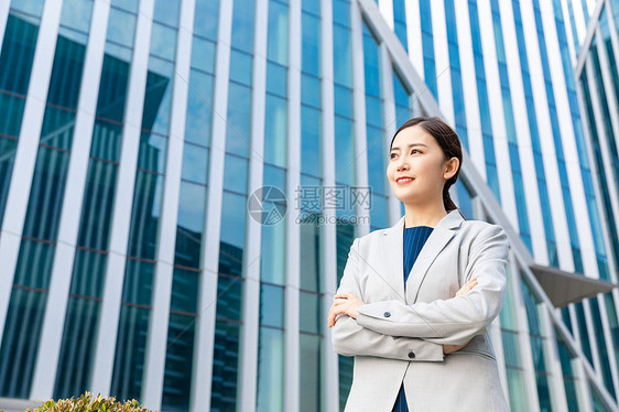 自信的商务白领女性形象图片