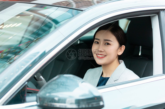 商务女性白领美女司机驾车图片
