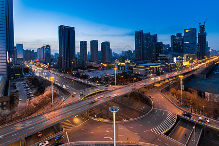 城市高架车流延时摄影图片