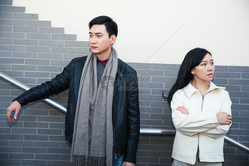 情侣户外吵架分手