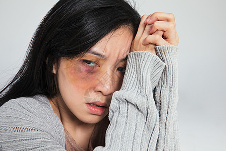 可怜的女人背景