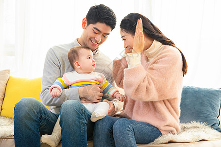 爱中国年轻爸妈和宝宝互动背景