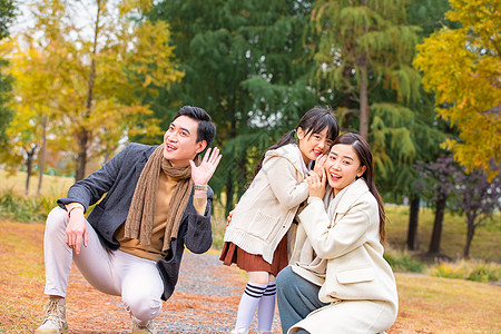 爸爸偷听女儿和妈妈悄悄话图片