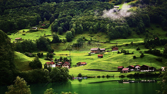 瑞士格林德瓦阿尔卑斯山童话小镇图片