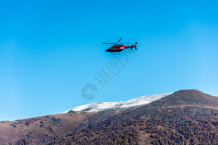 新疆喀纳斯景区直升机旅游项目图片