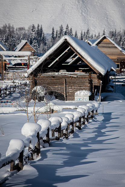 新疆冬季喀纳斯禾木古村落雪景雪乡图片