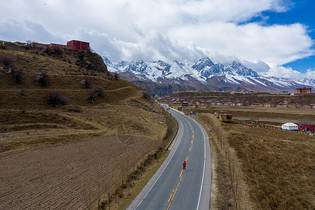 四川省甘孜藏族自治州甘孜市航拍公路图片
