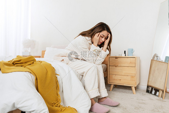 女性分手失恋悲伤情绪图片