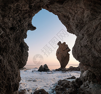 冬天山洞海景风光图片