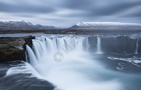 攀登雪山冰岛众神瀑布山川河流风光背景