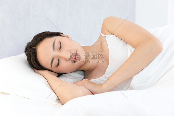 青年居家女性睡觉睡眠图片