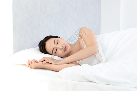 青年居家女性睡觉睡眠高清图片