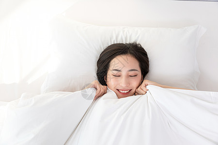 居家青年女性睡觉睡眠图片