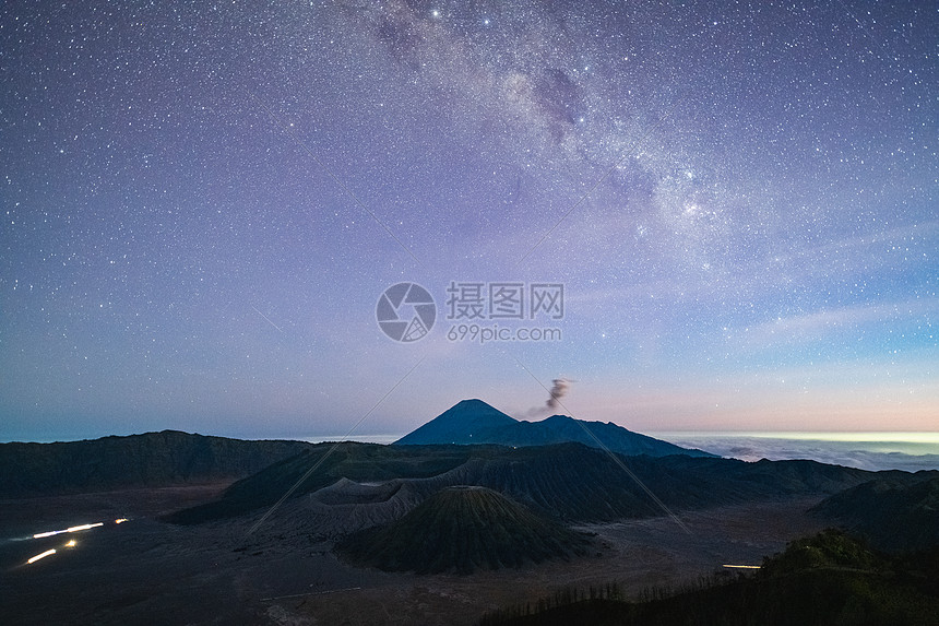 印尼布罗莫火山星空图片