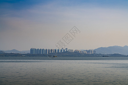 内地深圳湾境外香港居民楼背景