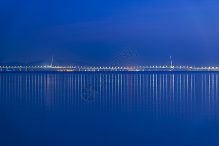 深圳湾大桥夜景海上深圳湾的大桥背景