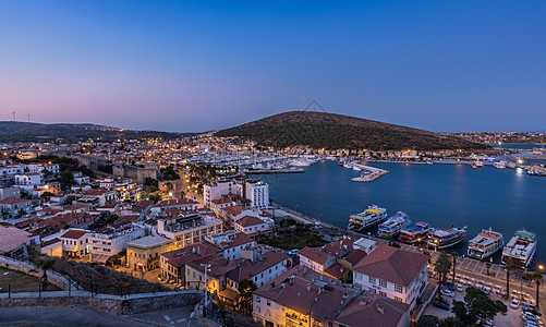 欧洲土耳其爱琴海海滨旅游城市切什梅日出图片
