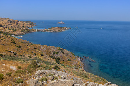 夏季蓝色爱琴海海岸线风光图片