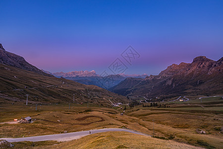 欧洲意大利北部阿尔卑斯山区日出自然风光高清图片