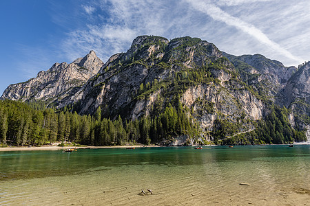 意境山峰欧洲意大利阿尔卑斯山区天然湖泊自然风光背景