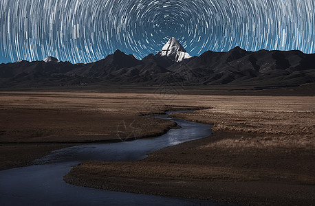 雪山星轨图片