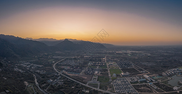 关中平原秦岭背景