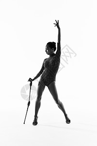 年轻女性艺术体操棒操动作展示图片
