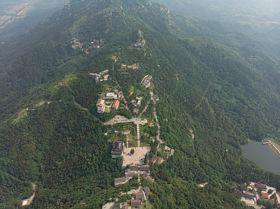 山路俯视俯瞰湖北木兰山金顶的山路背景