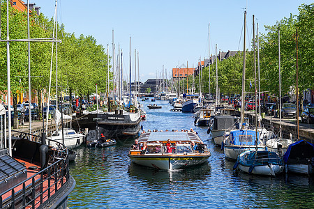 夏季哥本哈根运河游船图片