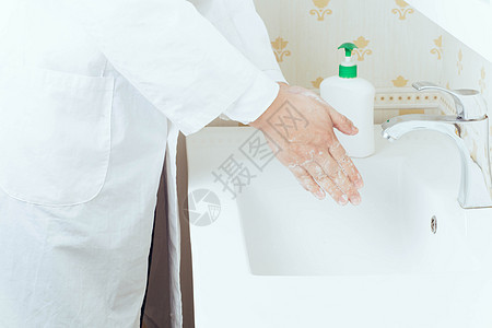 七步洗手法（1）掌心相对手指并拢相互揉搓图片