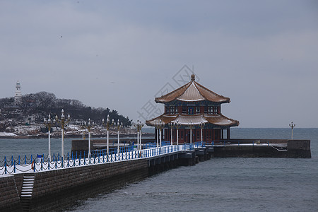 青岛栈桥雪景图片