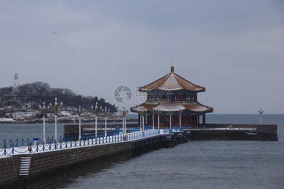 青岛栈桥雪景图片