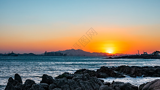 青岛市北山东青岛夕阳背景