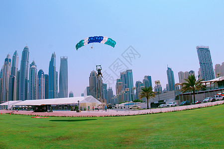 迪拜跳伞朱美拉棕榈岛高清图片